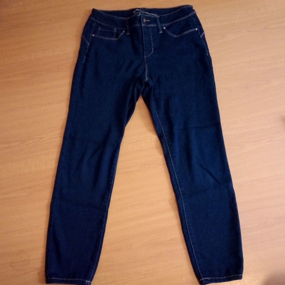 Stretchy skinny jeans